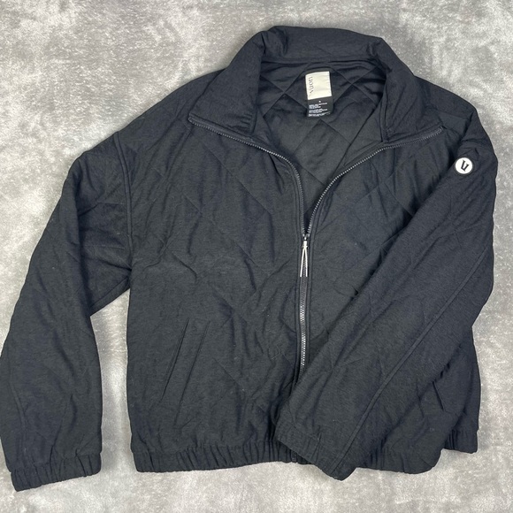 Vuori Jacket Womens XL Halo Insulated Jacket Active Warm Cozy Comfy Quilted - Picture 7 of 12